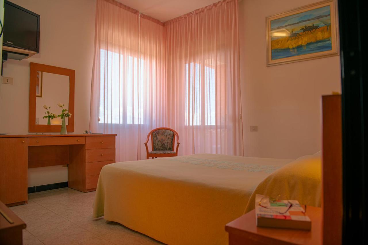 Hotel Califfo Куарту-Сант'Элена Экстерьер фото
