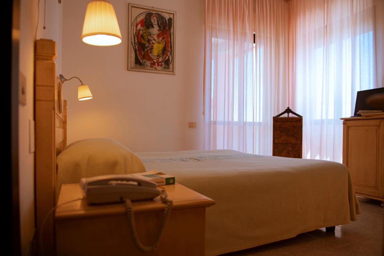 Hotel Califfo Куарту-Сант'Элена Экстерьер фото