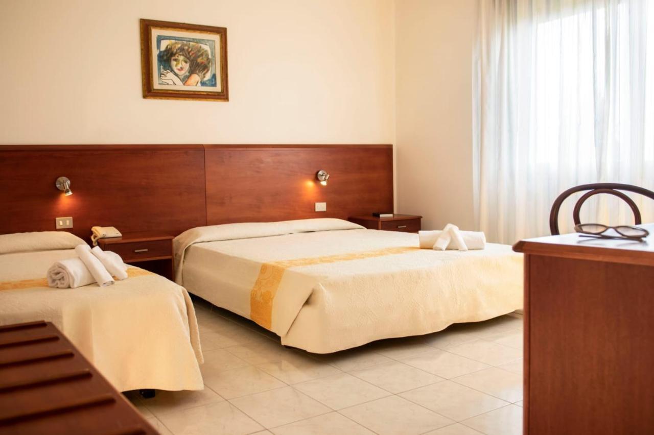 Hotel Califfo Куарту-Сант'Элена Экстерьер фото